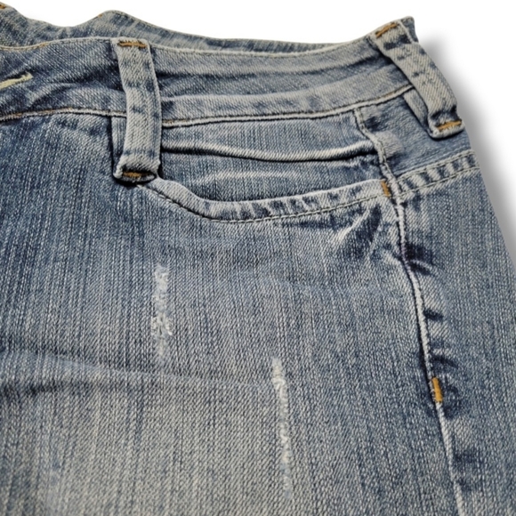 Carmin Shorts Size 28 W31" x L4" Women's Carmin Cut Off Denim Shorts Jean Shorts - Picture 5 of 11